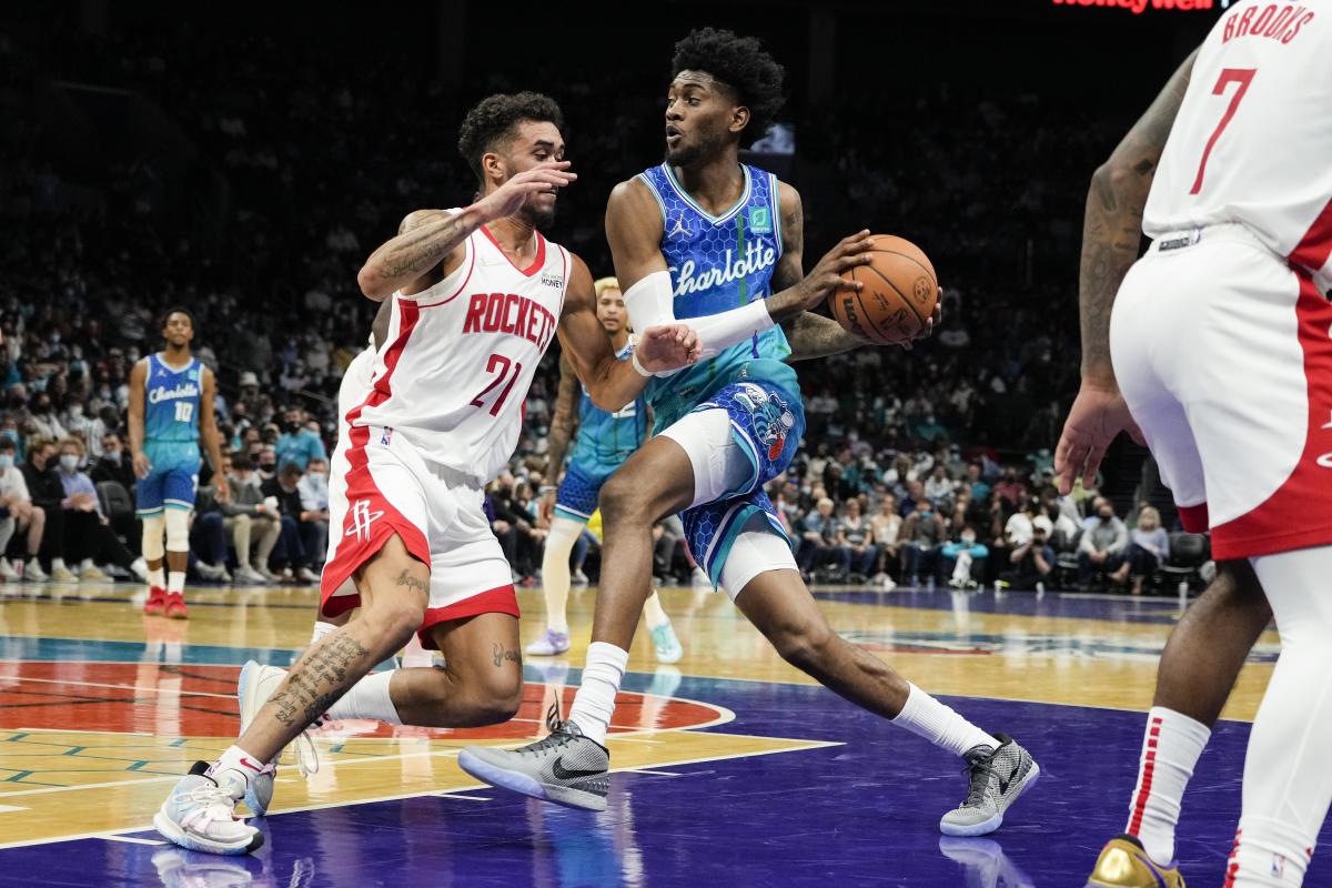 Trevelin Queen Houston Rockets